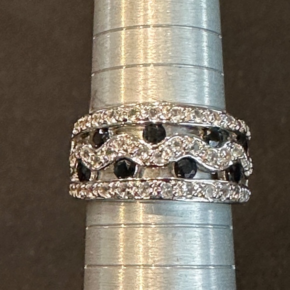 Beautiful Triple Row Sapphire & Diamond Ring - Picture 4 of 12
